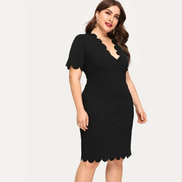 SOLD Privately 💝 Plunging Neck Scallop Edge Dress - Picture 1 of 6